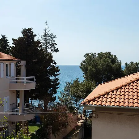 Penzion Tonka Near And Sea 3*