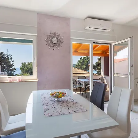 Pensionat Tonka Near And Sea 3*