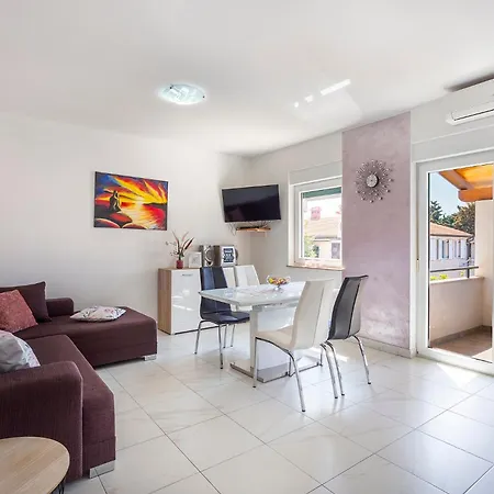 Pensionat Tonka Near And Sea Pula