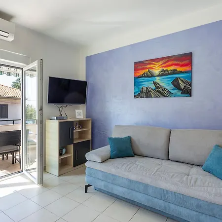 Tonka Near And Sea Pensionat 3*