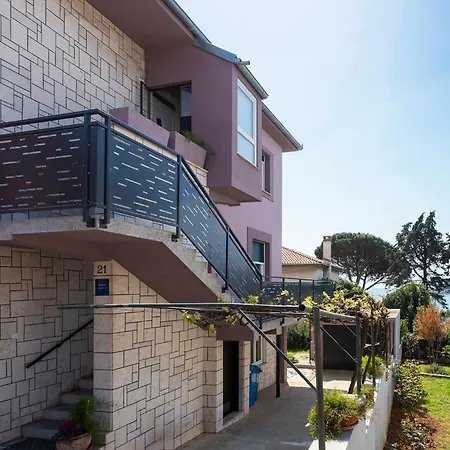 Tonka Near And Sea 3*