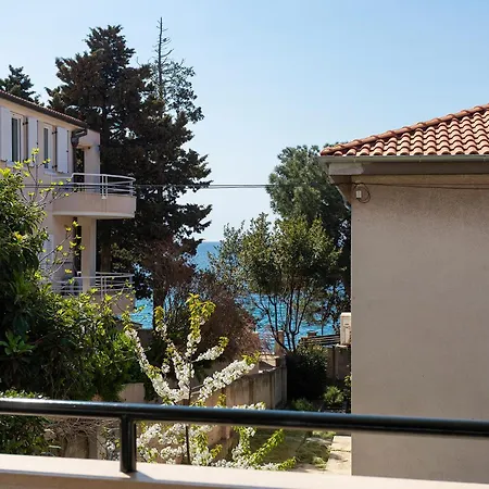 Tonka Near And Sea ゲストハウス プーラ