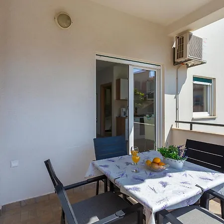 Tonka Near And Sea 3* プーラ