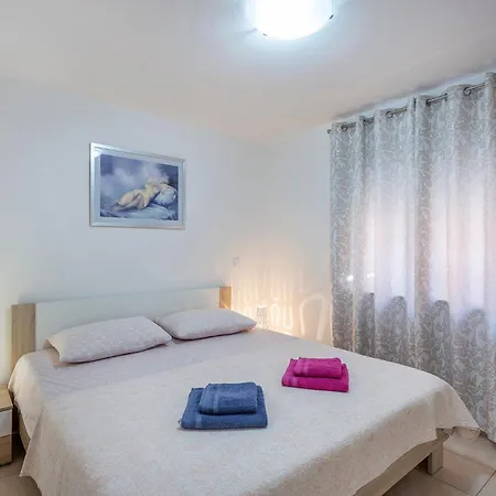 Tonka Near And Sea Affittacamere