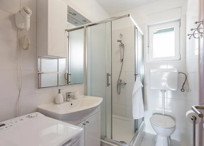 Tonka Near And Sea Konukevi