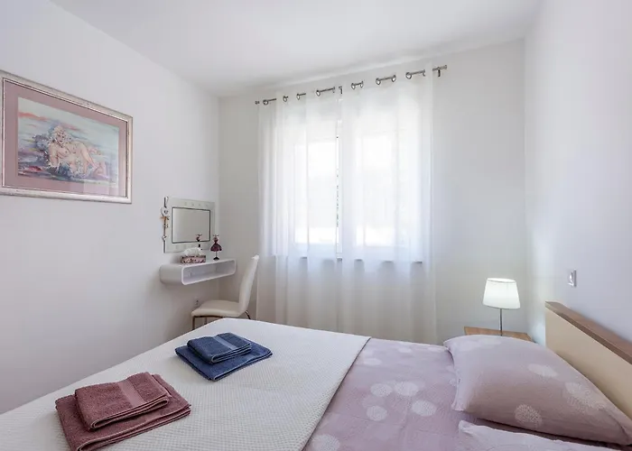 Konukevi Tonka Near And Sea