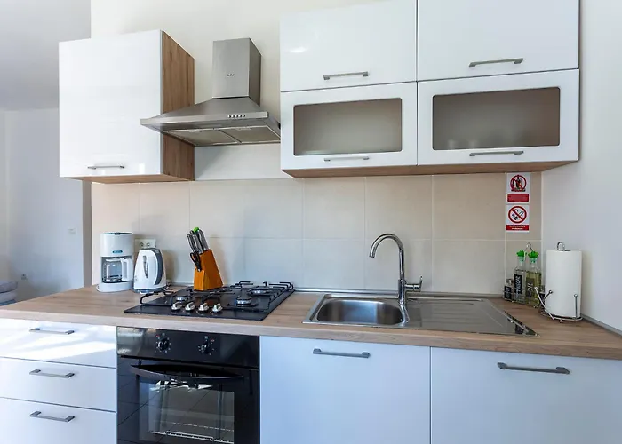 Konukevi Tonka Near And Sea 3*