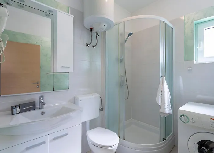 Tonka Near And Sea 3* Pula