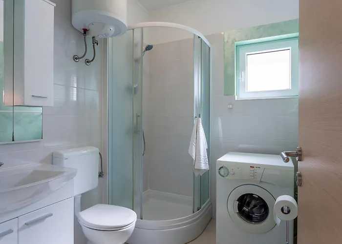 Konukevi Tonka Near And Sea 3*