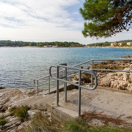 Tonka Near And Sea Pensionat 3*