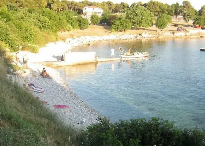 Tonka Near And Sea 3*
